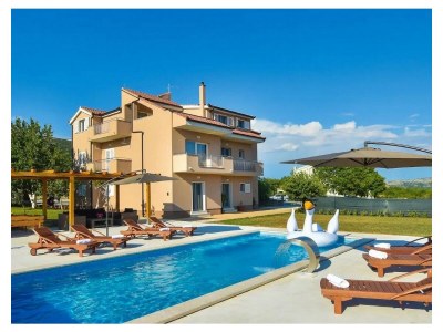 Holiday house Comfortable and spacious house with terrace Dugopolje, Zagora K-19033 in Dugopolje - Holiday house