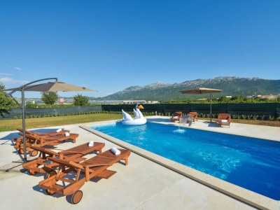 Holiday house Comfortable and spacious house with terrace Dugopolje, Zagora K-19033 - Outdoor photo 5