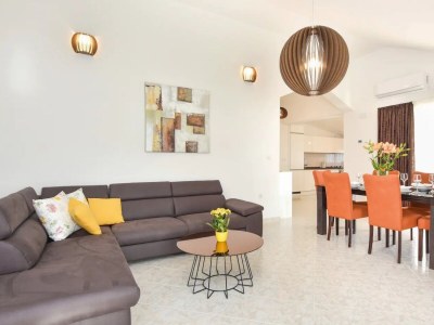 Holiday house Comfortable and spacious house with terrace Dugopolje, Zagora K-19033 - Outdoor photo 15