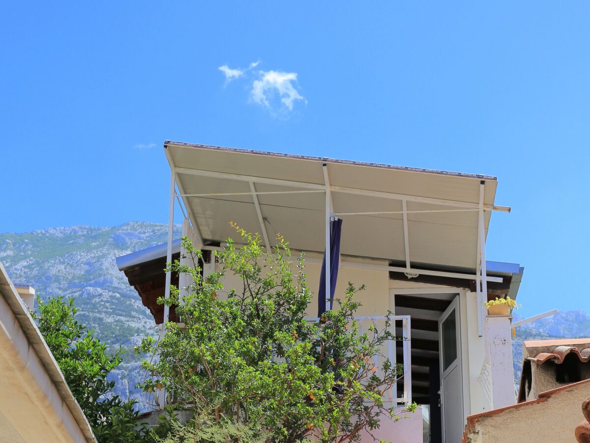 Apartment One bedroom apartment with terrace Makarska A-19038-a - Outdoor photo 2