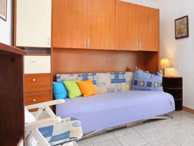 Apartment One bedroom apartment with terrace Makarska A-19038-a - Outdoor photo 6