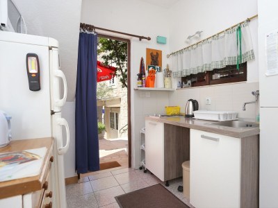 Apartment One bedroom apartment with terrace Makarska A-19038-a - Outdoor photo 8
