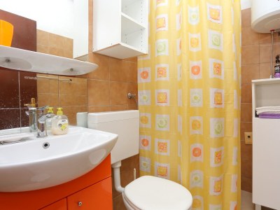 Apartment One bedroom apartment with terrace Makarska A-19038-a - Outdoor photo 12