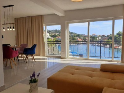 Holiday house Comfortable and spacious house near beach Ražanj, Rogoznica K-19159 in Ražanj - Holiday house