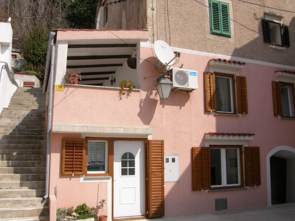 Apartment One bedroom apartment with terrace and sea view Baška, Krk A-19190-a