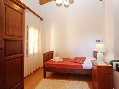 Holiday house Comfortable and spacious house with terrace Draga Bašćanska, Krk K-19204 - Outdoor photo 24