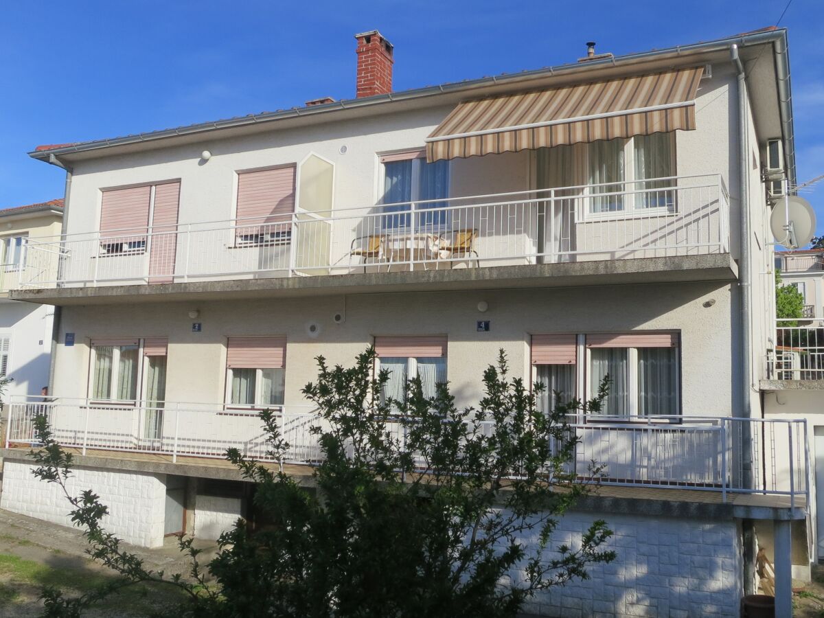 Apartment One bedroom apartment with balcony and sea view Malinska, Krk A-19270-a - Outdoor photo 2