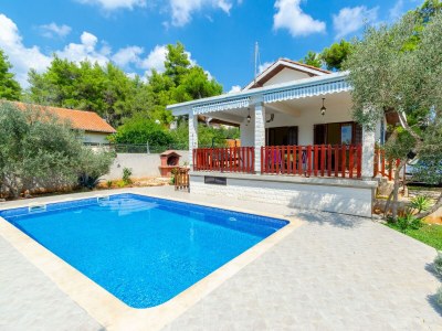 Holiday house Two bedroom house with terrace and sea view Cove Gradina, Korčula K-19317 in Vela Luka - Holiday house