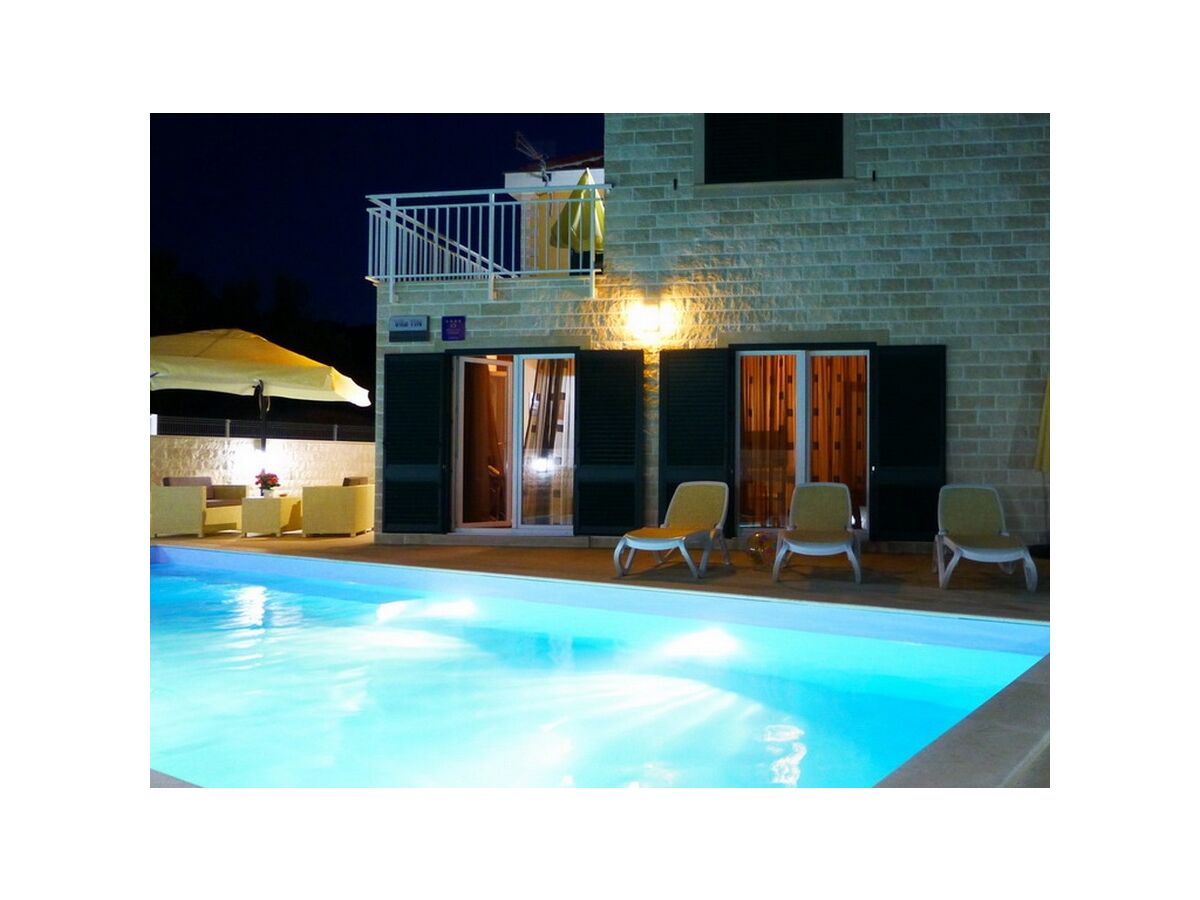 Holiday house Three bedroom house with terrace and sea view Škrip, Brač K-20897 - Outdoor photo 4