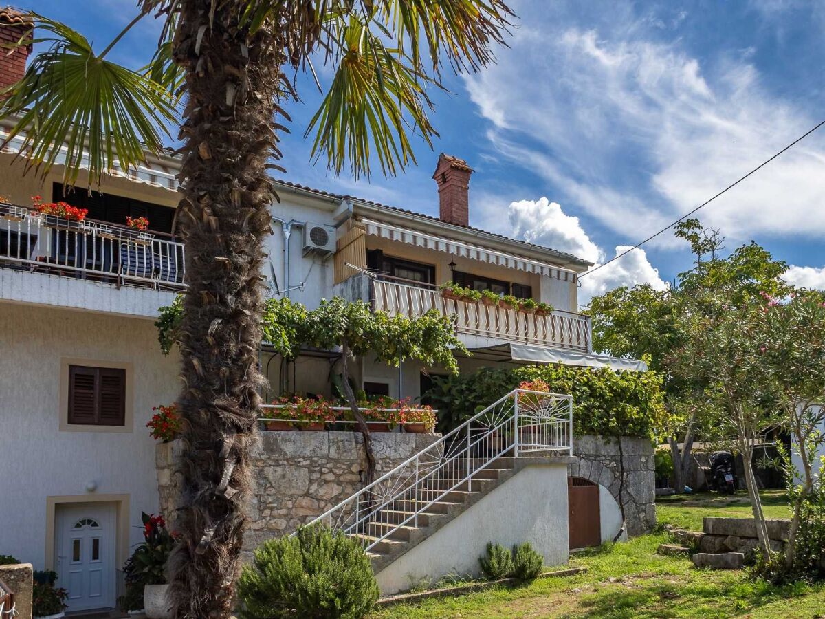 Apartment Two bedroom apartment with balcony Malinska, Krk A-19342-a