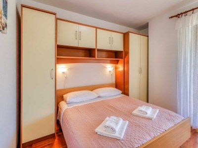 Apartment Two bedroom apartment with balcony Malinska, Krk A-19342-a - Outdoor photo 10