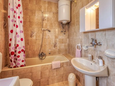 Apartment Two bedroom apartment with balcony Malinska, Krk A-19342-a - Outdoor photo 17