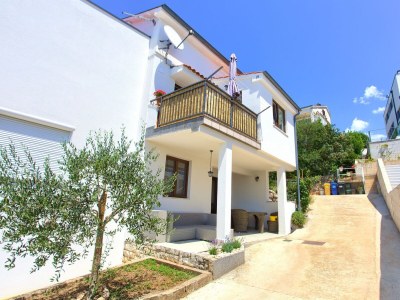 Apartment Two bedroom apartment with terrace and sea view Njivice, Krk A-20898-a in Njivice - Apartment