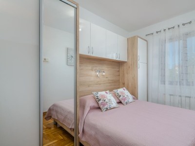 Apartment Two bedroom apartment with terrace and sea view Porat, Krk A-19343-a - Outdoor photo 7