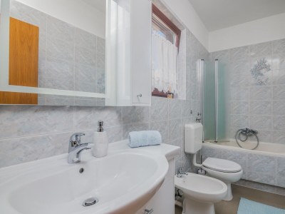 Apartment Two bedroom apartment with terrace and sea view Porat, Krk A-19343-a - Outdoor photo 10