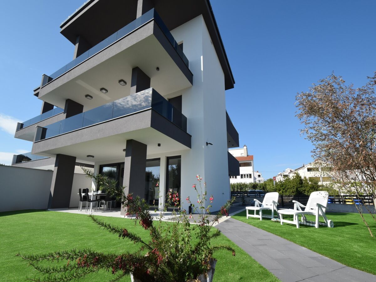 Apartment Two bedroom apartment with terrace Porat, Krk A-19347-a