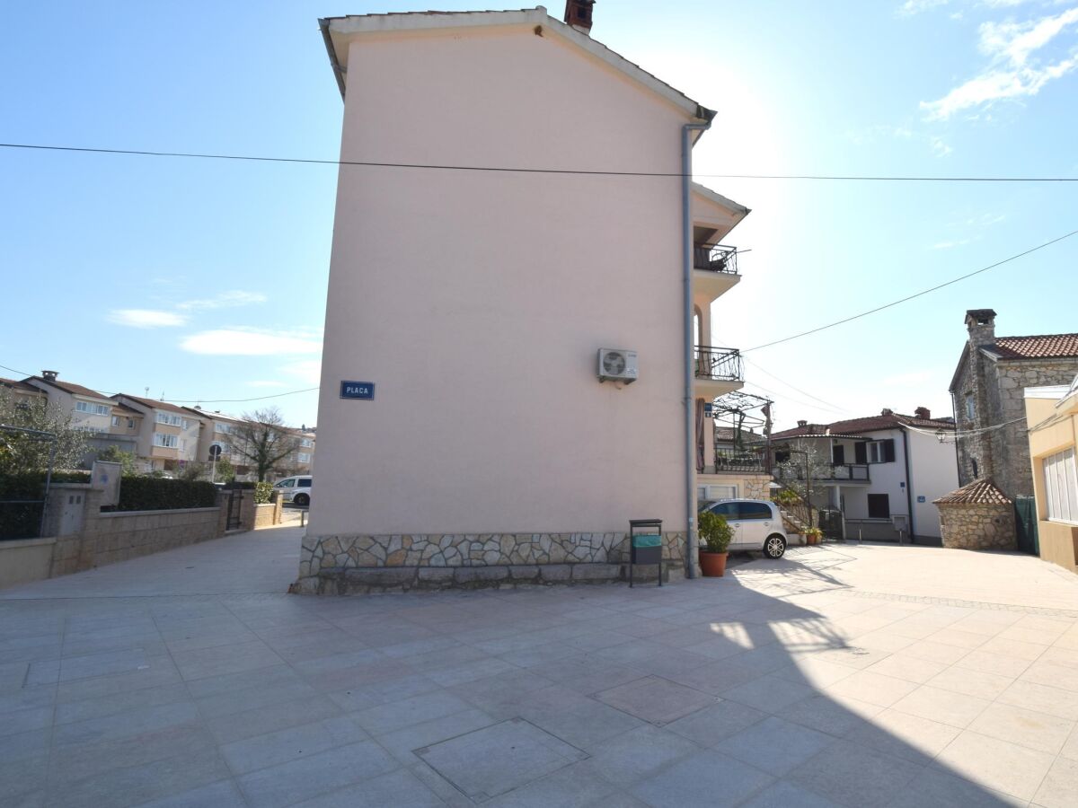 Apartment Two bedroom apartment with terrace and sea view Njivice, Krk A-20905-a - Outdoor photo 2