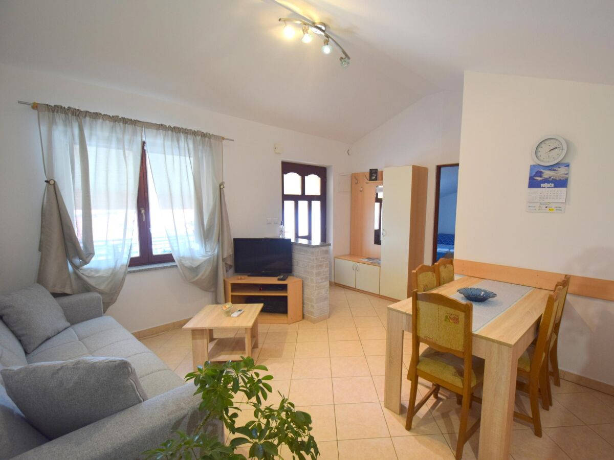 Apartment Two bedroom apartment with terrace and sea view Njivice, Krk A-20905-a - Outdoor photo 4