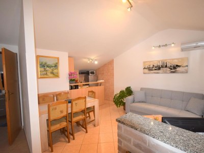 Apartment Two bedroom apartment with terrace and sea view Njivice, Krk A-20905-a - Outdoor photo 5