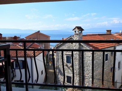 Apartment Two bedroom apartment with terrace and sea view Njivice, Krk A-20905-a - Outdoor photo 15
