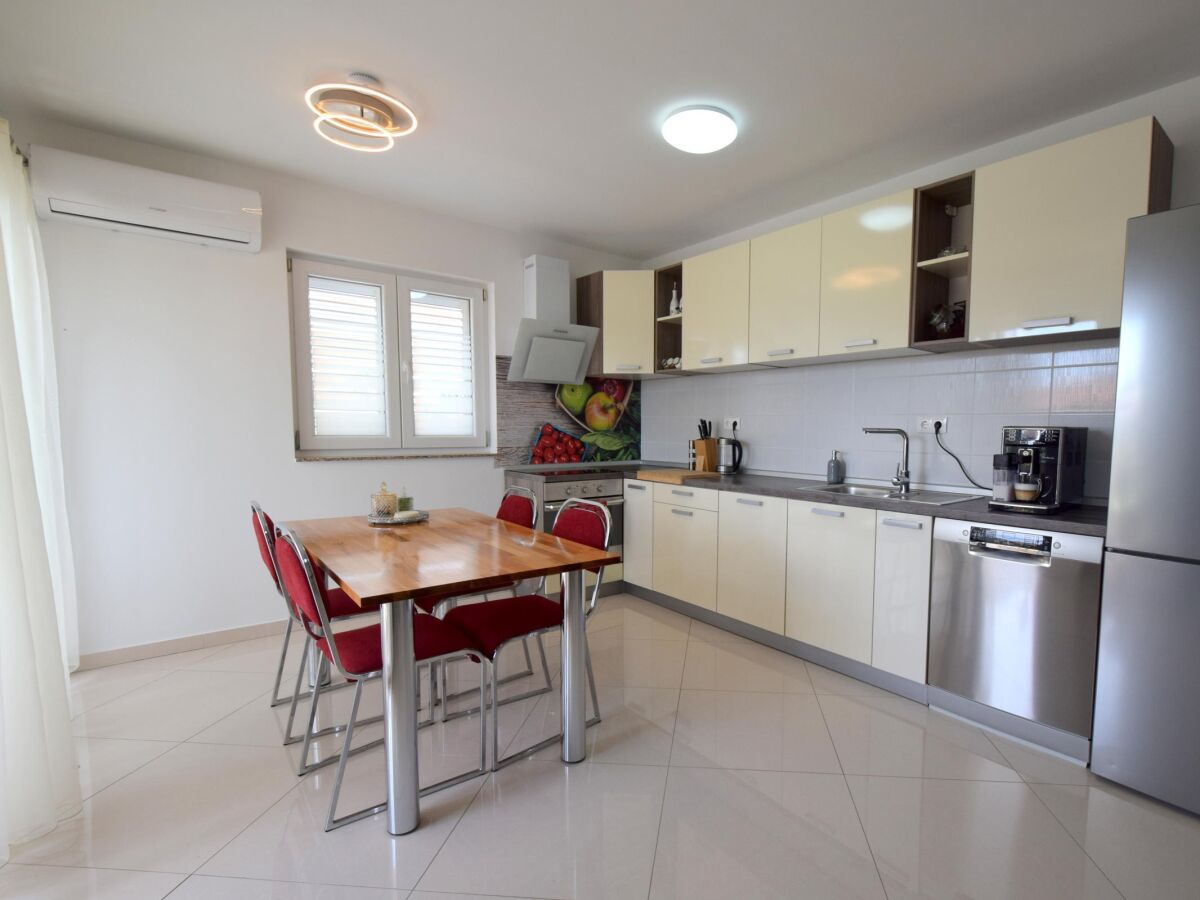 Apartment Two bedroom apartment with terrace Barušići, Krk A-19369-a - Outdoor photo 4