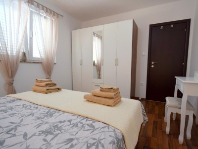 Apartment Two bedroom apartment with terrace Barušići, Krk A-19369-a - Outdoor photo 9