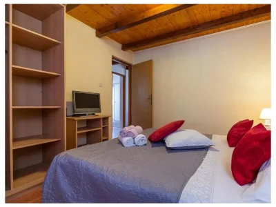 Apartment Two bedroom apartment with terrace Vela Luka, Korčula A-20932-a - Outdoor photo 12