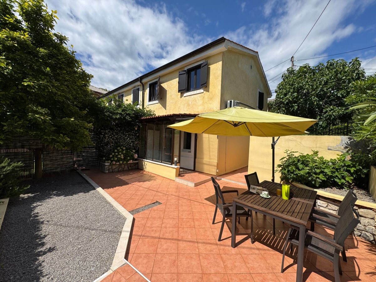 Apartment One bedroom apartment with air-conditioning Kostrena, Rijeka A-20958-a