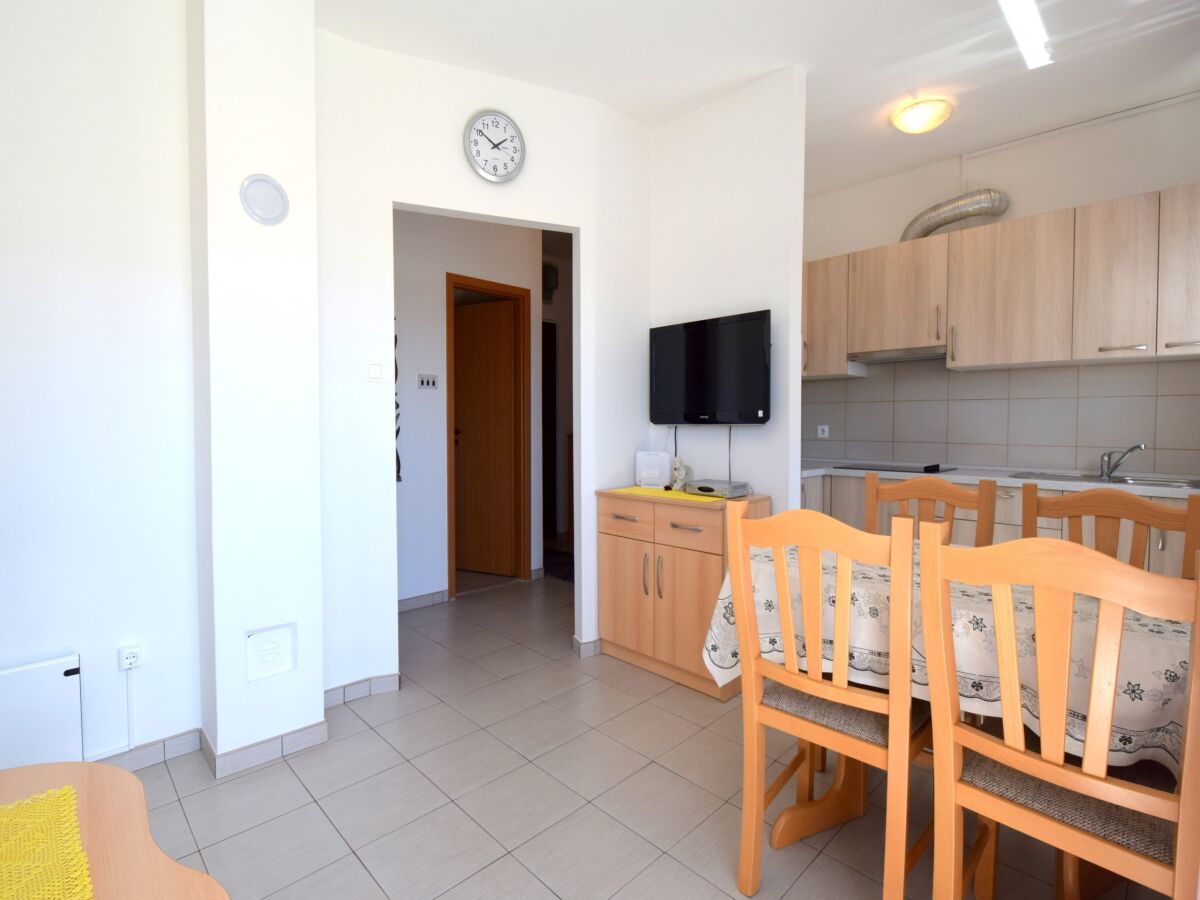 Apartment One bedroom apartment with balcony and sea view Malinska, Krk A-19370-a - Outdoor photo 5