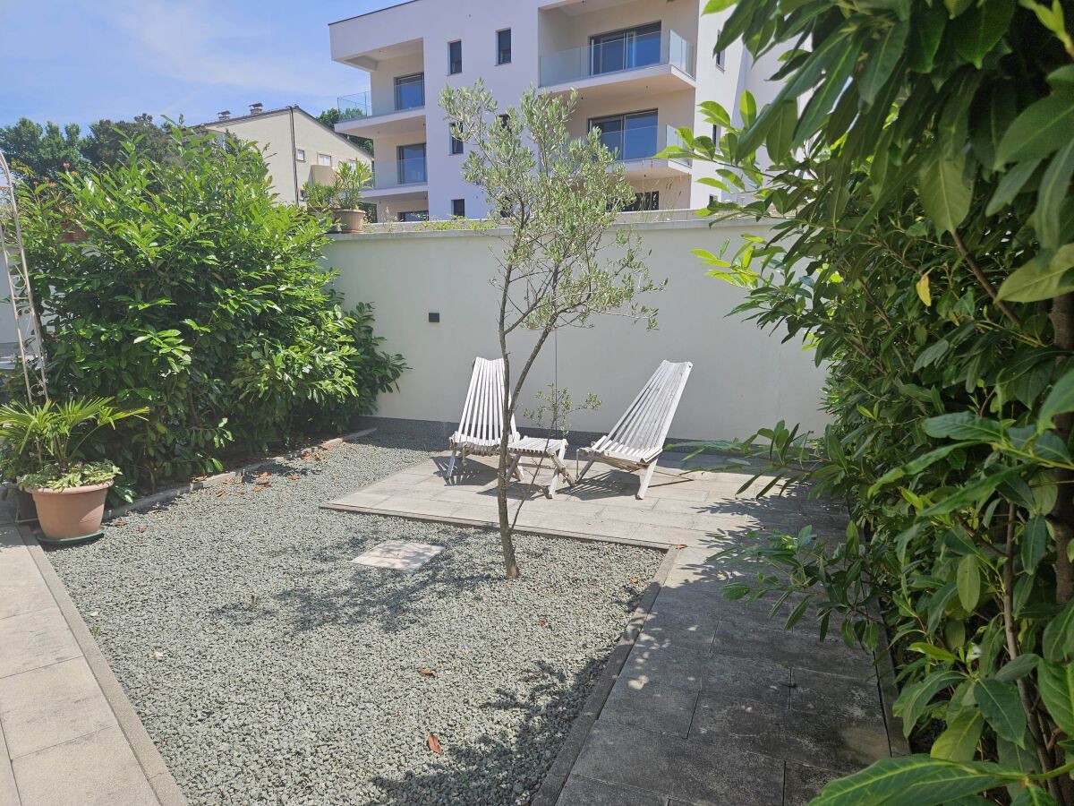 Apartment Two bedroom apartment with terrace and sea view Malinska, Krk A-19374-b