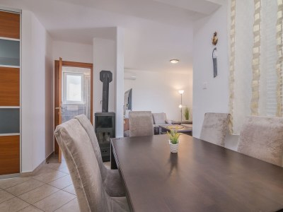 Apartment Two bedroom apartment with terrace Čižići, Krk A-19417-a - Outdoor photo 6