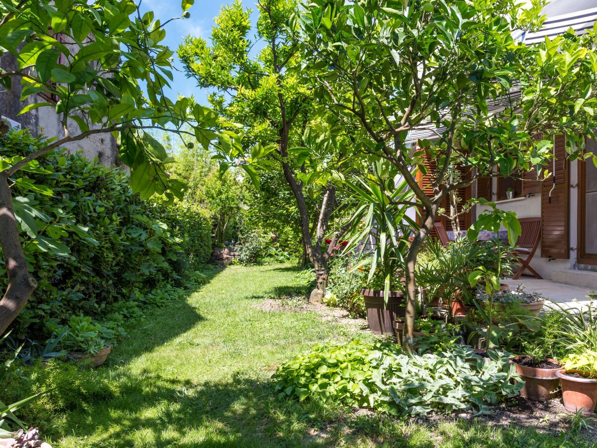 Apartment One bedroom apartment with terrace Kaštel Stari, Kaštela A-20999-a