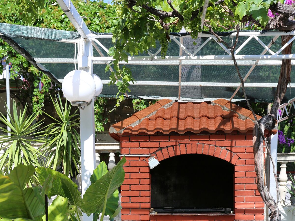 Apartment One bedroom apartment near beach Duće, Omiš A-10304-c - Outdoor photo 4