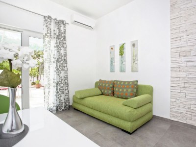 Apartment One bedroom apartment near beach Duće, Omiš A-10304-c in Omiš - Apartment