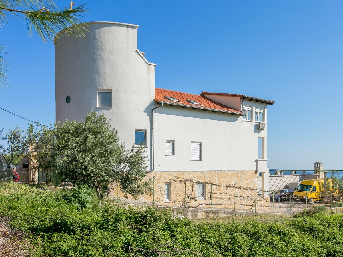 Apartment Three bedroom apartment with terrace and sea view Kaštel Kambelovac, Kaštela A-21027-a - Outdoor photo 2