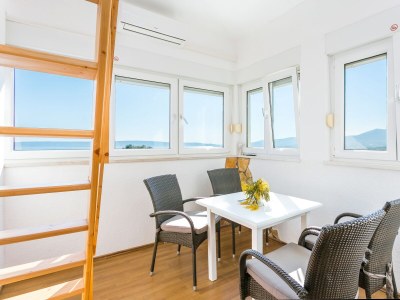 Apartment Three bedroom apartment with terrace and sea view Kaštel Kambelovac, Kaštela A-21027-a - Outdoor photo 19