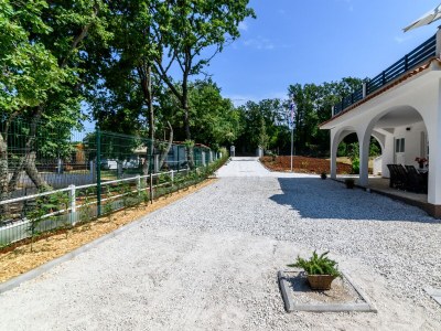 Holiday house Four-bedroom house with terrace Medulin K-21049 - Outdoor photo 11