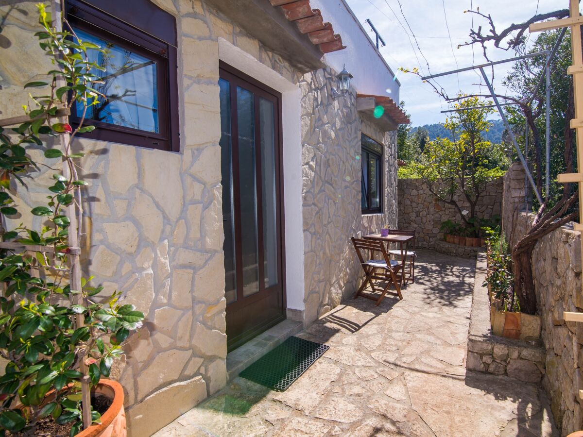 Apartment One bedroom apartment with terrace Veli Lošinj, Lošinj A-21192-a - Outdoor photo 2