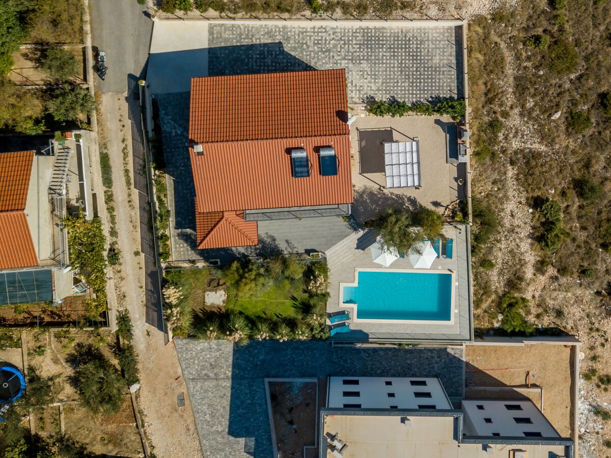 Holiday house Comfortable and spacious house with terrace and sea view Zečevo Rtić, Rogoznica K-21157 - Outdoor photo 4