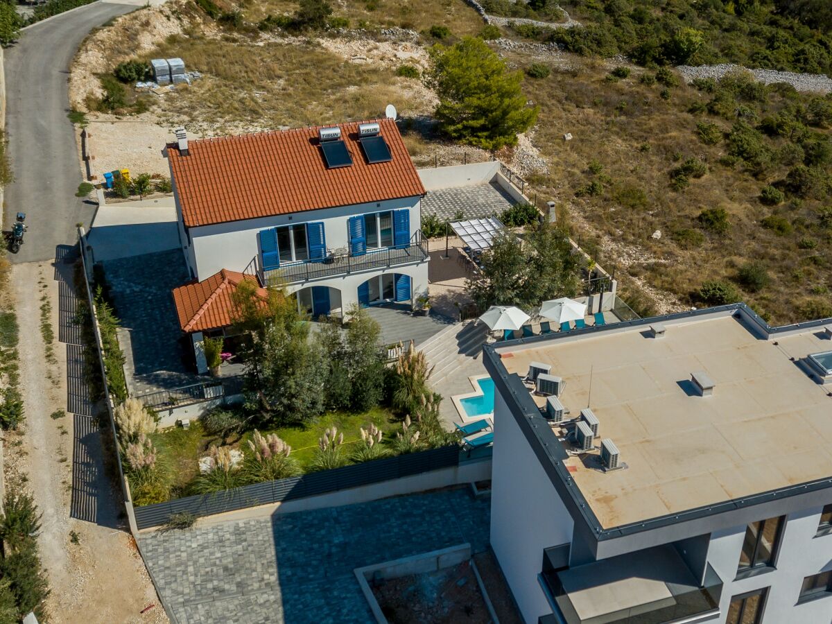 Holiday house Comfortable and spacious house with terrace and sea view Zečevo Rtić, Rogoznica K-21157 - Outdoor photo 5