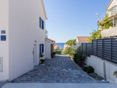 Holiday house Comfortable and spacious house with terrace and sea view Zečevo Rtić, Rogoznica K-21157 - Outdoor photo 6