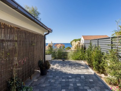 Holiday house Comfortable and spacious house with terrace and sea view Zečevo Rtić, Rogoznica K-21157 - Outdoor photo 7