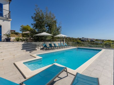 Holiday house Comfortable and spacious house with terrace and sea view Zečevo Rtić, Rogoznica K-21157 - Outdoor photo 15