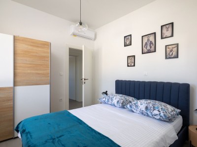 Holiday house Comfortable and spacious house with terrace and sea view Zečevo Rtić, Rogoznica K-21157 - Outdoor photo 34