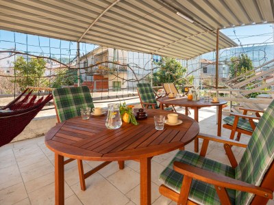 Apartment Two bedroom apartment with terrace Jelsa, Hvar A-11319-a - Outdoor photo 6