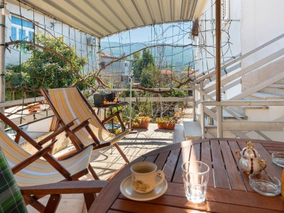 Apartment Two bedroom apartment with terrace Jelsa, Hvar A-11319-a - Outdoor photo 8