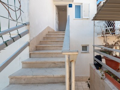 Apartment Two bedroom apartment with terrace Jelsa, Hvar A-11319-a - Outdoor photo 9