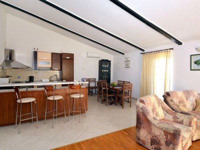 Apartment Three bedroom apartment with terrace and sea view Suhi Potok, Omiš A-11401-a - Outdoor photo 6