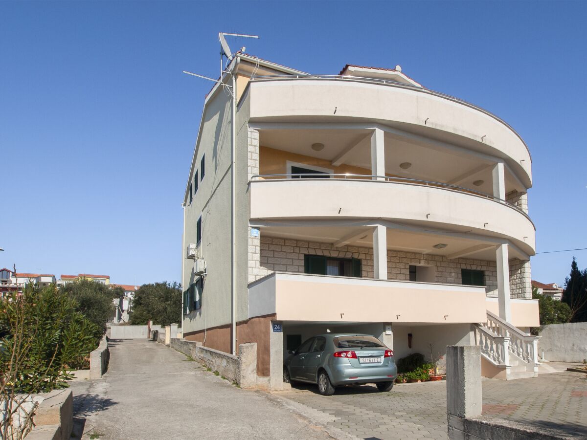 Apartment Comfortable and spacious apartment with terrace and sea view Brodarica, Šibenik A-5736-a - Outdoor photo 4