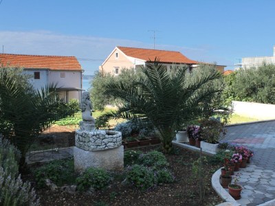 Apartment Comfortable and spacious apartment with terrace and sea view Brodarica, Šibenik A-5736-a - Outdoor photo 5